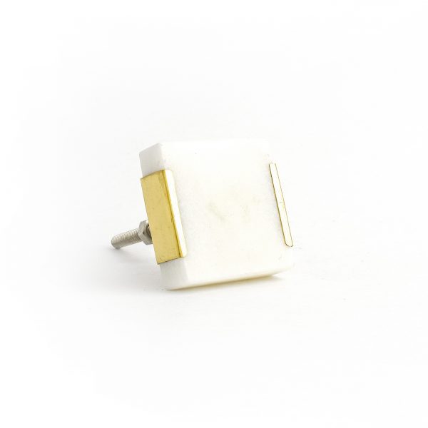 DSC 1573 White square marble with brass trim knob