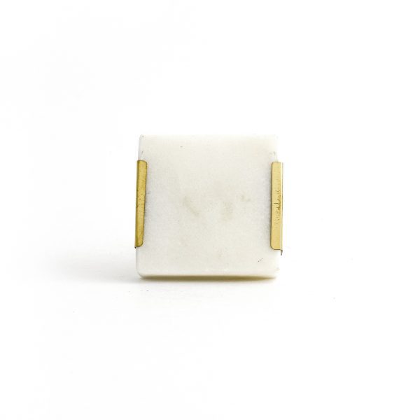 DSC 1574 White square marble with brass trim knob