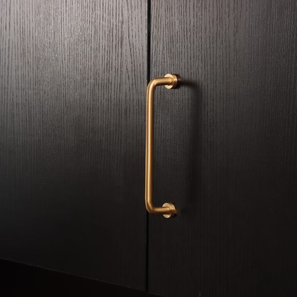 Brushed Brass handle insitu 2