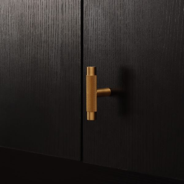 Brushed Brass Pull insitu 2